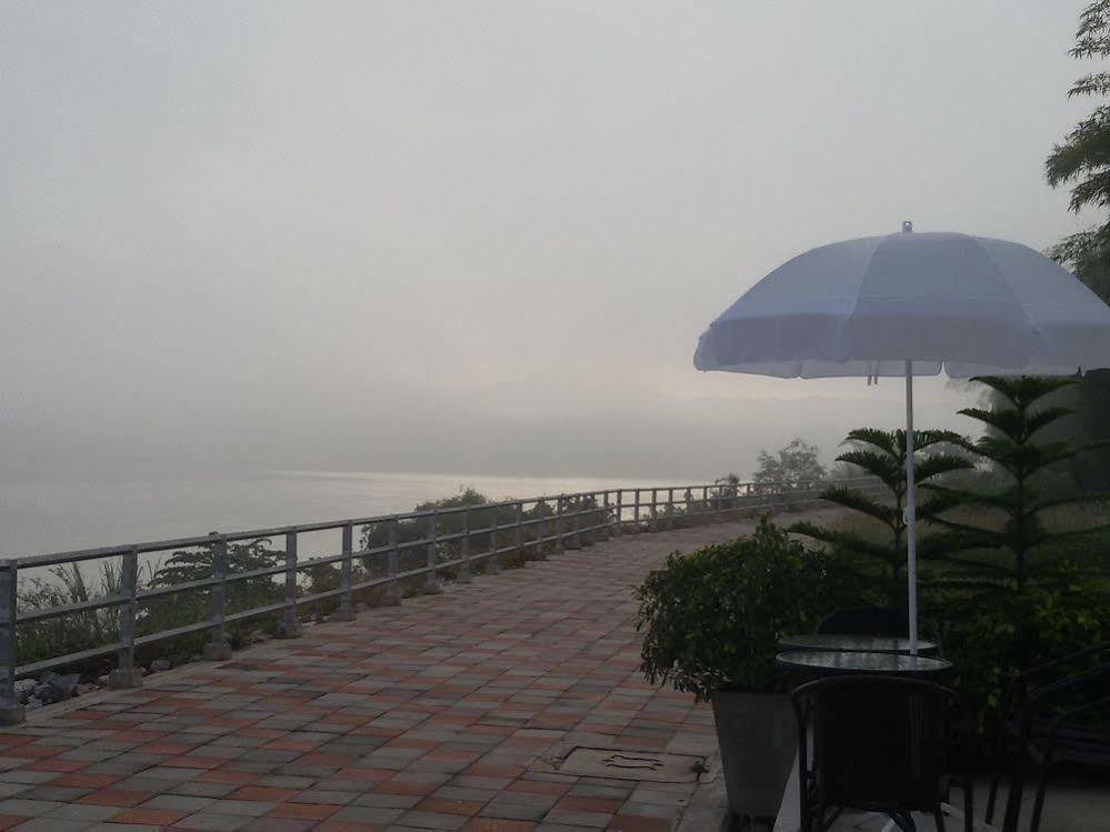 Aenguy Sabey Chiangkhan Hotel