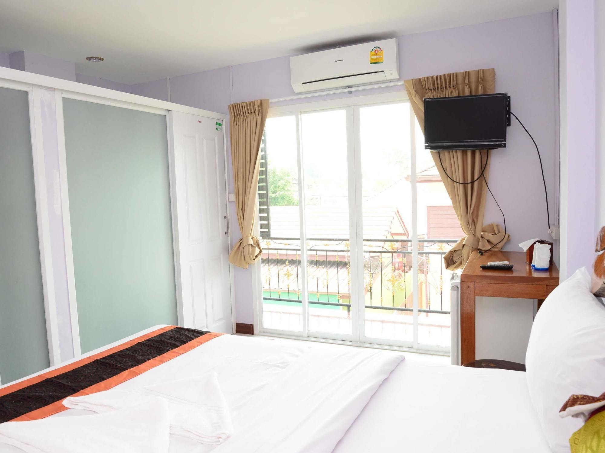 Baan Taklom Chomtalay Hotel Cha-Am