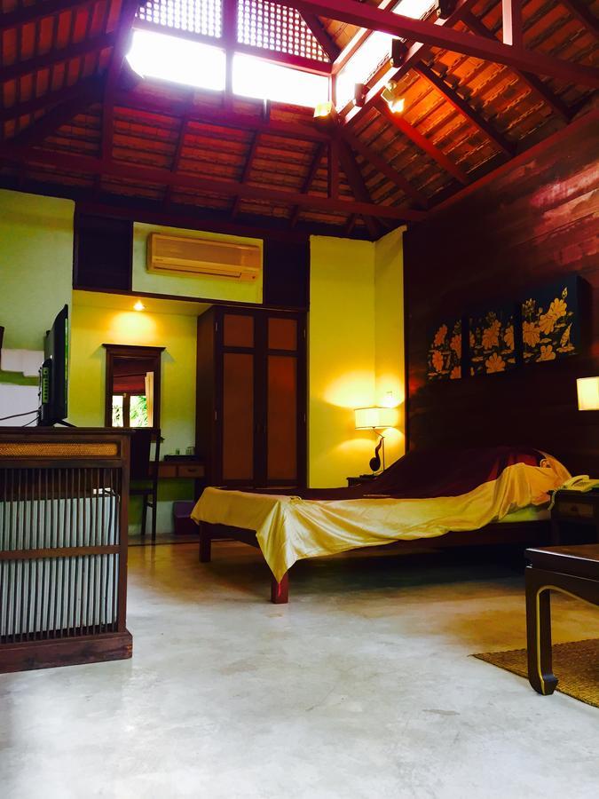 Parn Dhevi Riverside & Hotel
