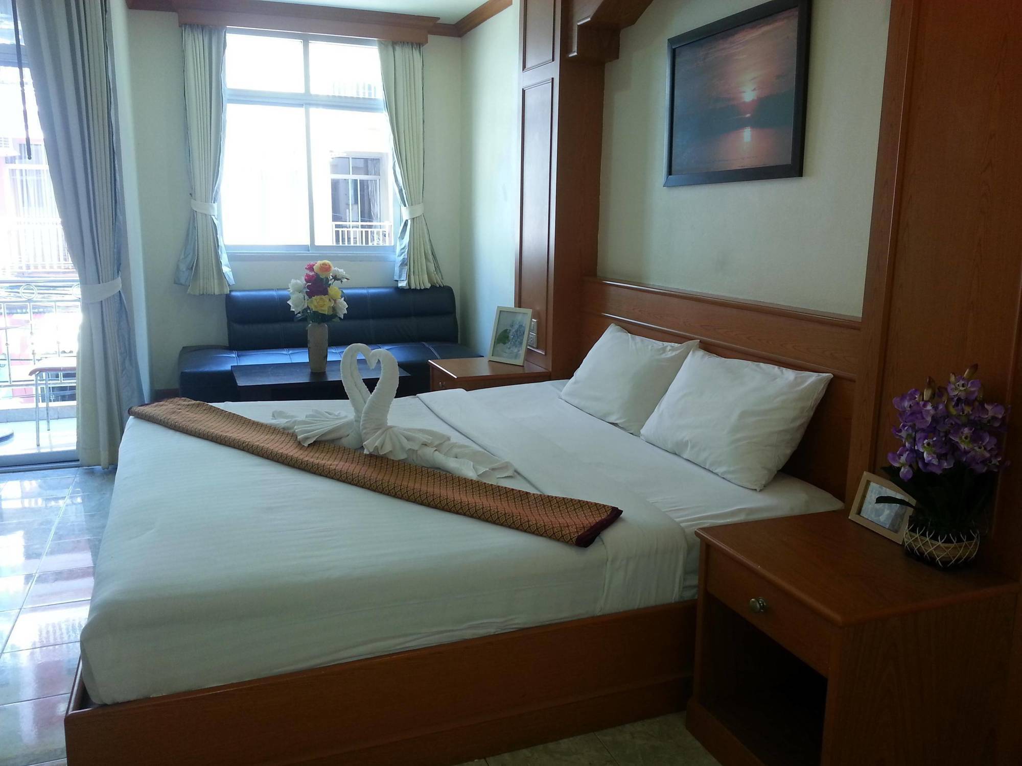 Oyo 739 Presley Phuket 2* Patong