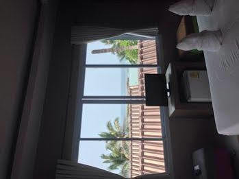 Hotel Hut Sun