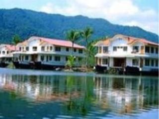 Aunchaleena Front Hotel 3*
