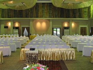 Royal Gems Golf Resort Nakhon Pathom