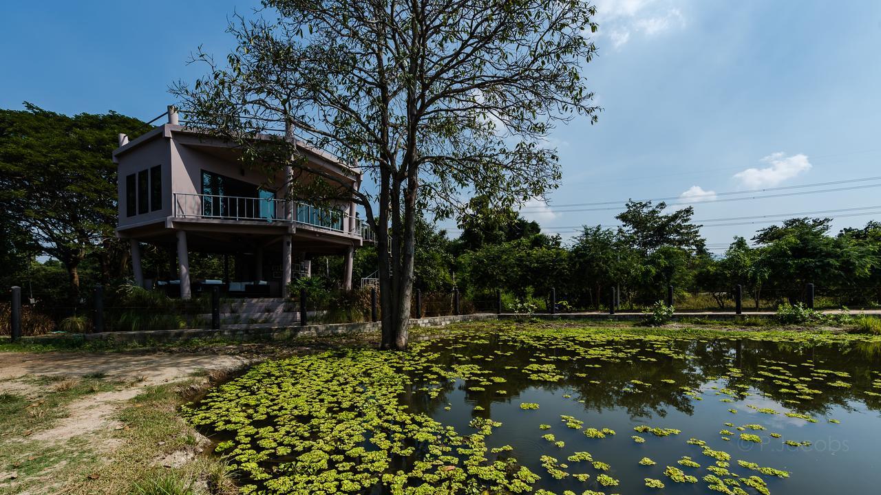 I Phants Resort Ban Huai Thawai