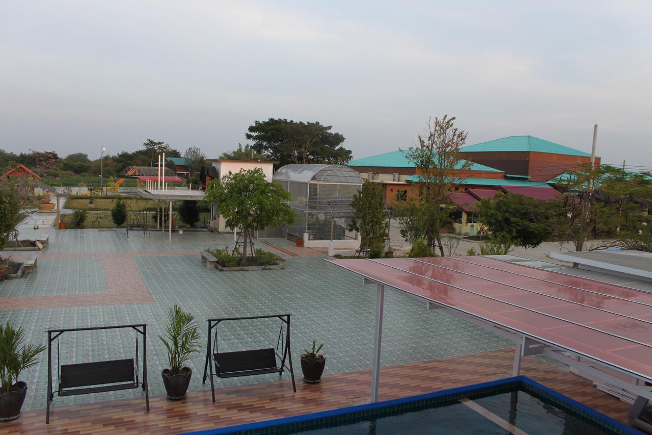 Resort Menam 4*