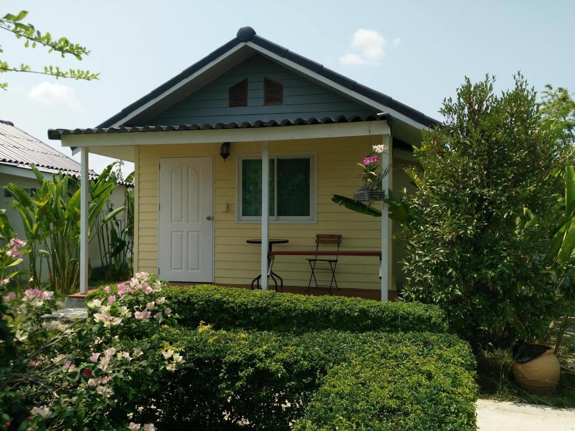 Les Collines Resort