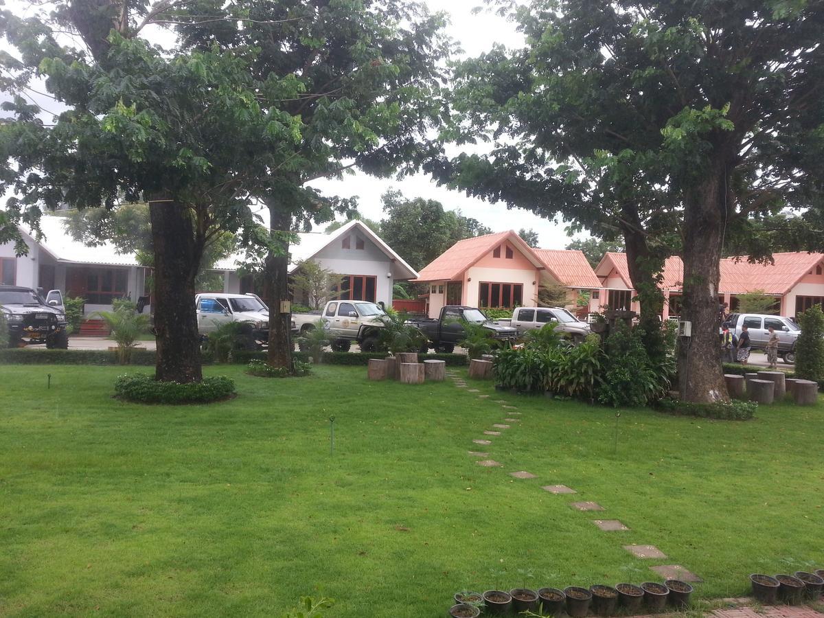 Resort Bansuansiriwat Ban Tak