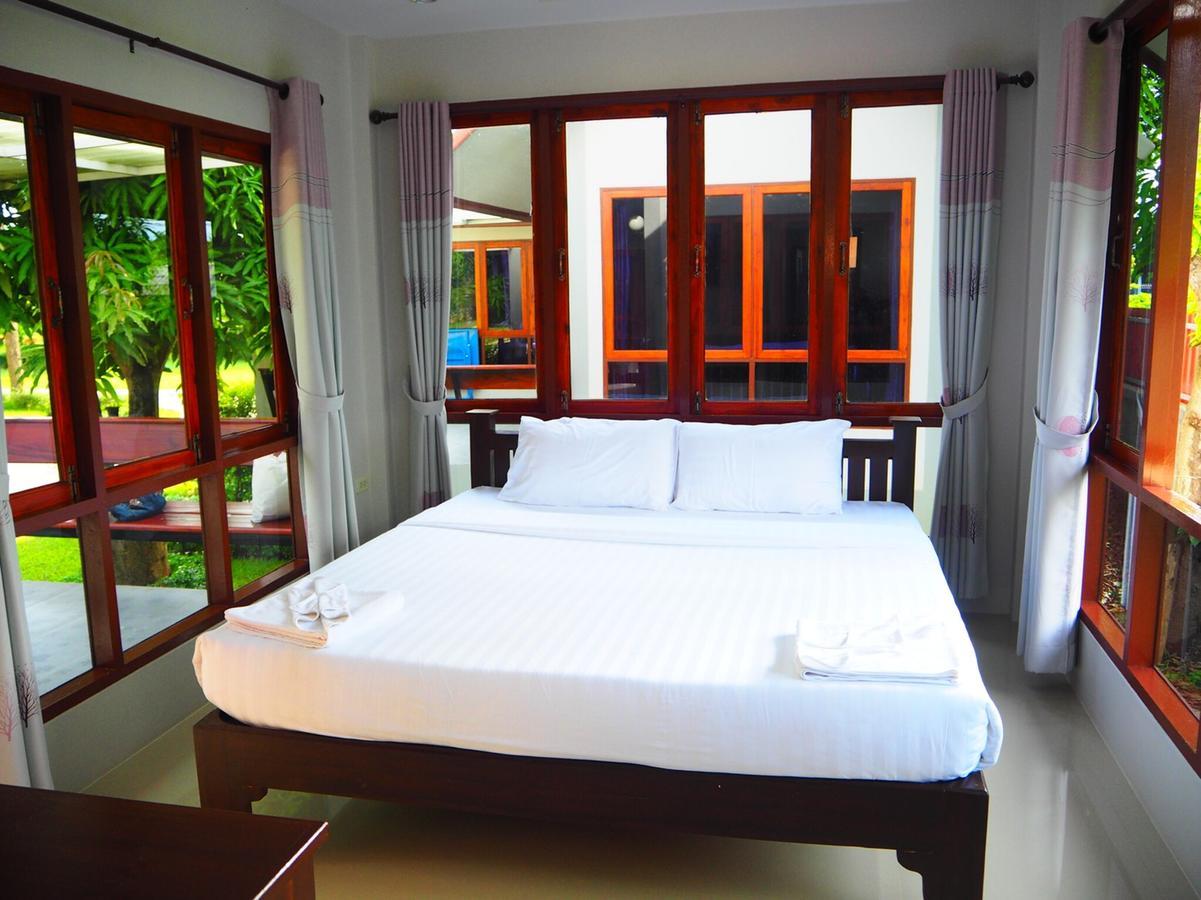 Resort Bansuansiriwat Ban Tak