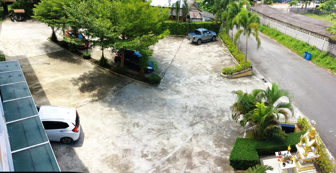T.p. Place Phang Nga