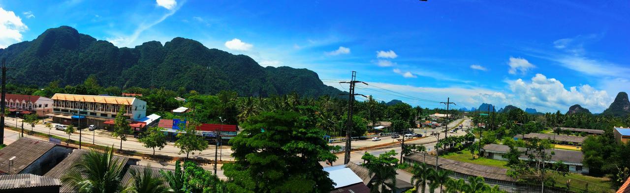 Hotel T.p. Place *