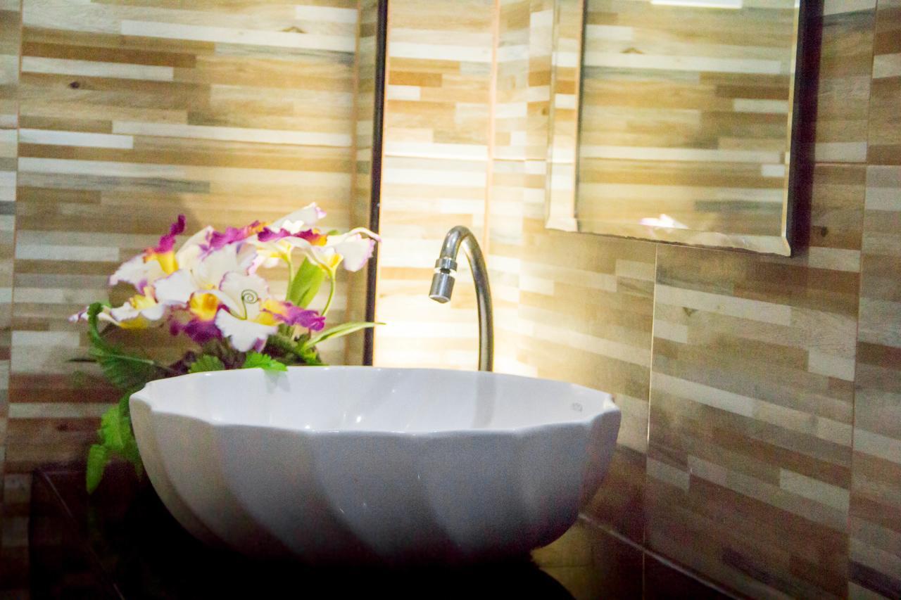 Raiwin Buri Hotel