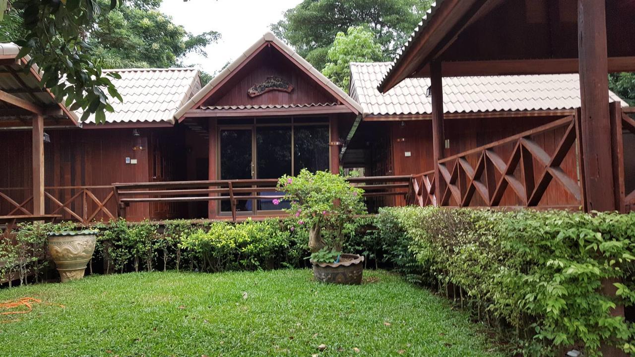 Ruan Kanchanok * Pakchong
