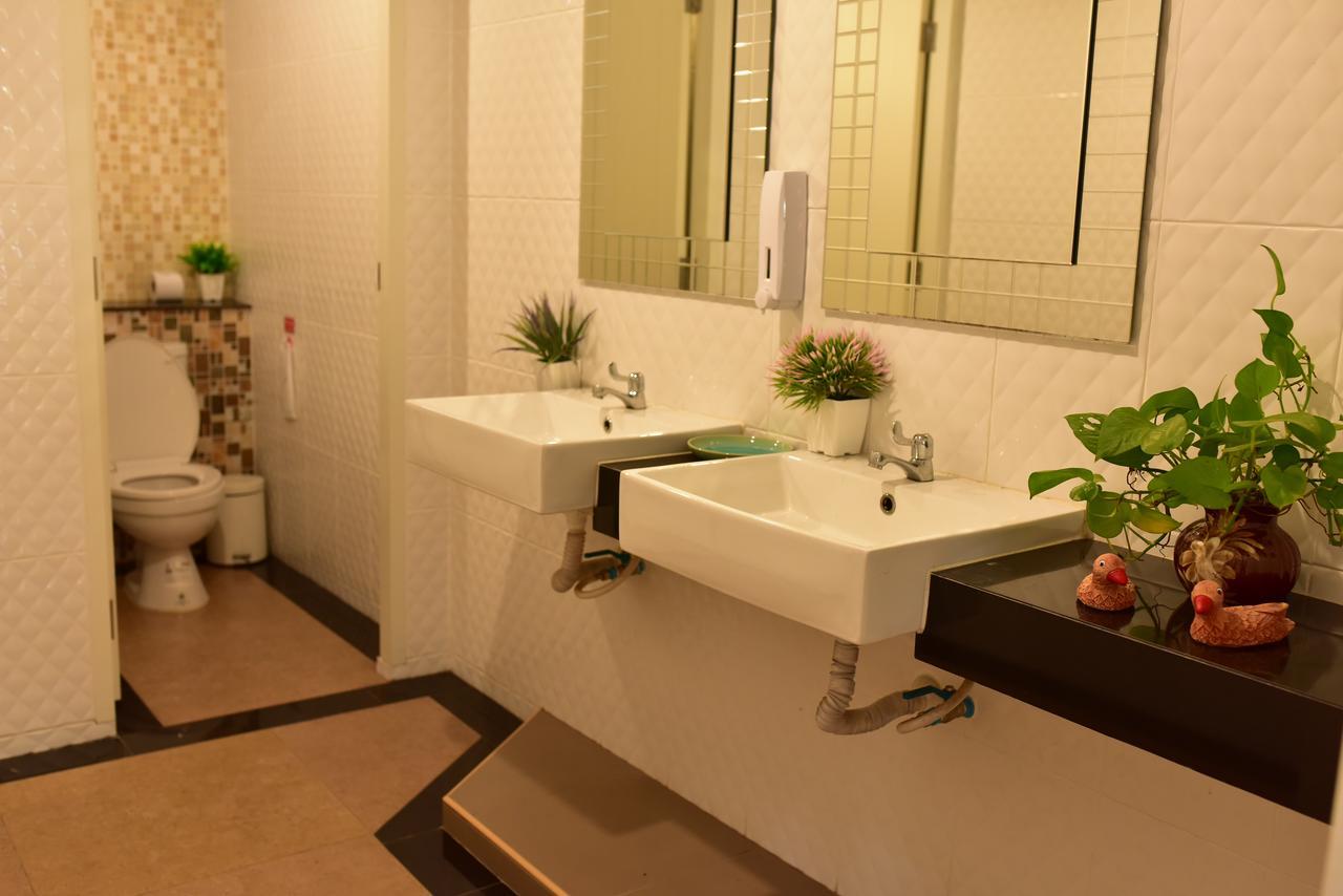 Anchalee Hotel Bang Saphan