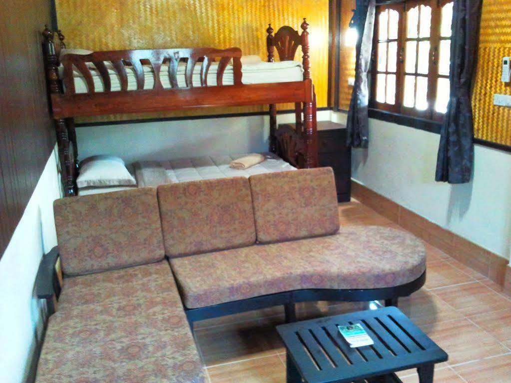 Guest house La Luna Italian Restaurant & *