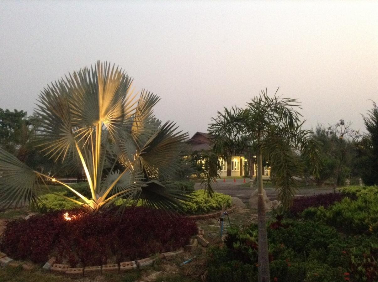 Tararin 2* Ban Nikhom Kham Bong