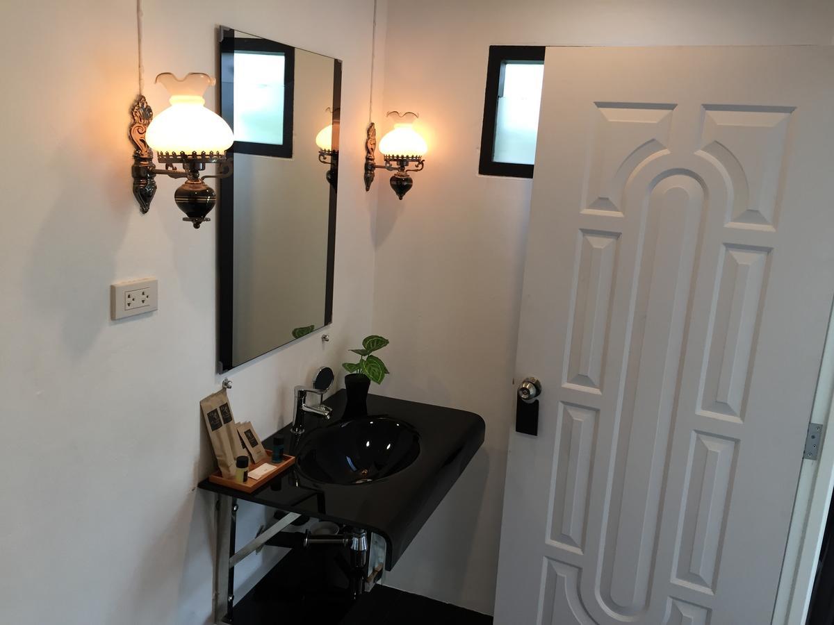 Loft Caravan Resort Haad Chao Samran