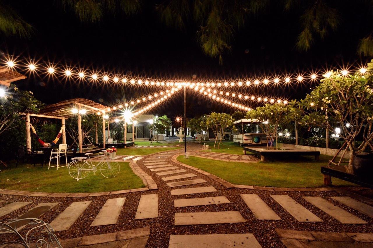 Loft Caravan Resort 3*