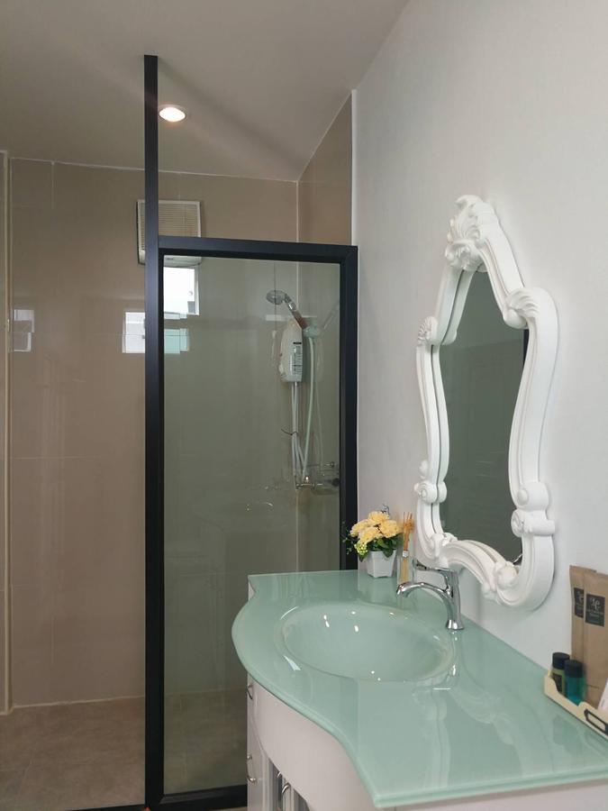 Resort Loft Caravan Haad Chao Samran