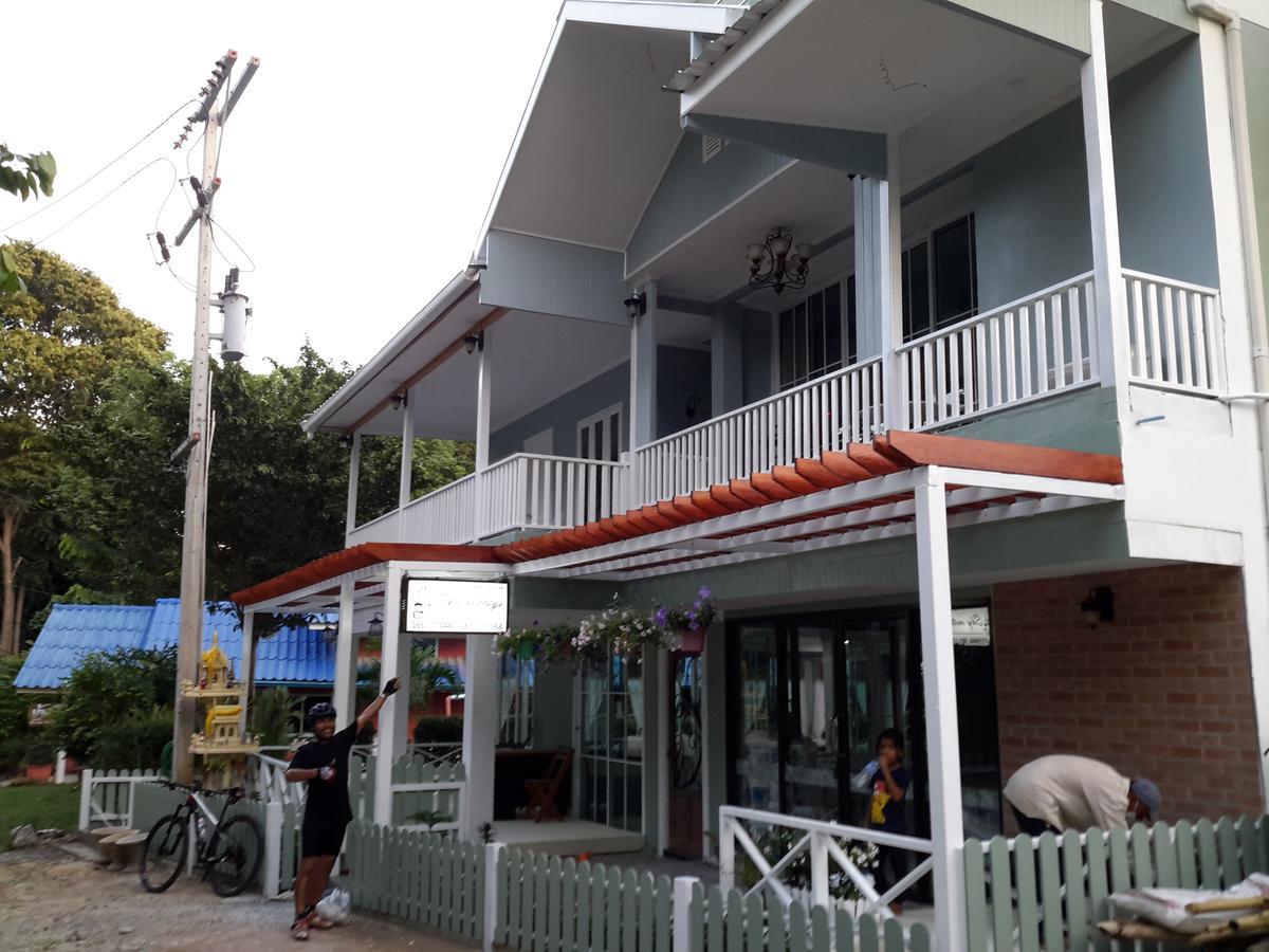 Hotel Sky 2*