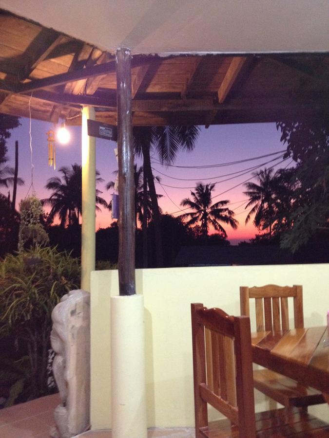 Tp Hut Resort *