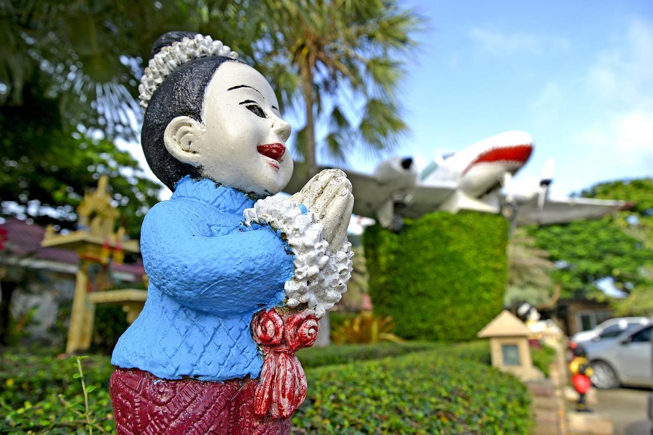 The Iris Resort Chao Lao Beach