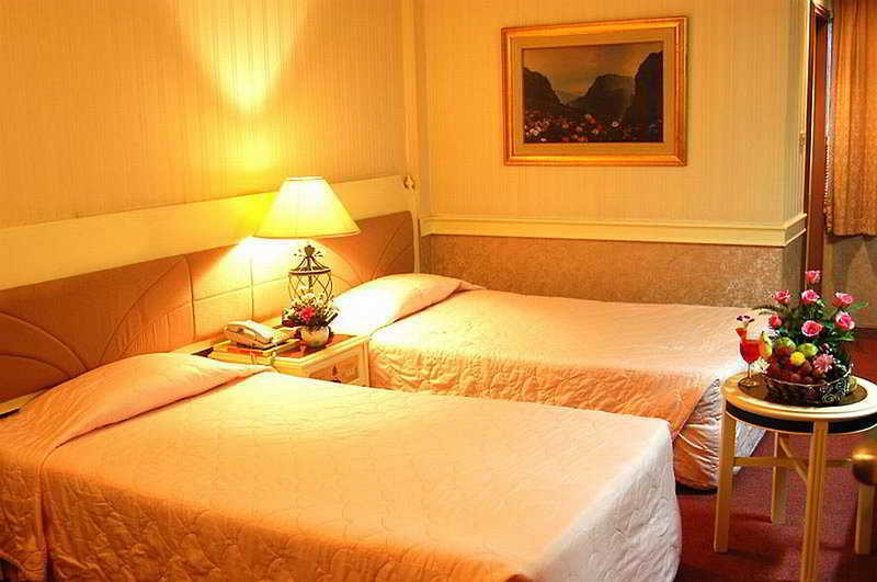Royal Pacific Hotel