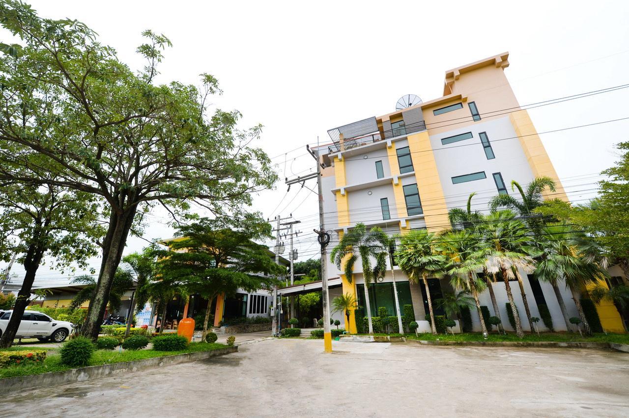 Paradise Resort 2*