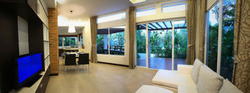 Tachawan & Restaurant 4* Chalong