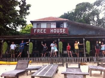 Resort Free House 2*