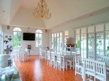 Hotel Janrapat And