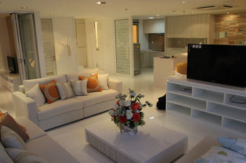 Boathouse Hua Hin 4*