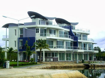 Boat Lagoon 3*