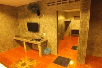 Phumaketawan Hotel 2*
