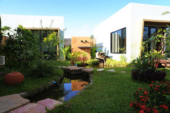 Resort Corner