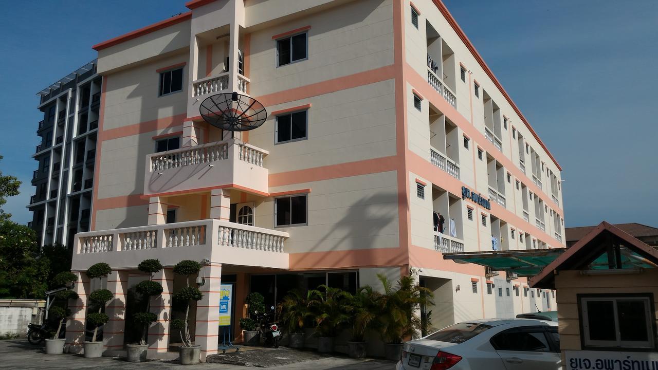 Uj Hotel Bang Saen
