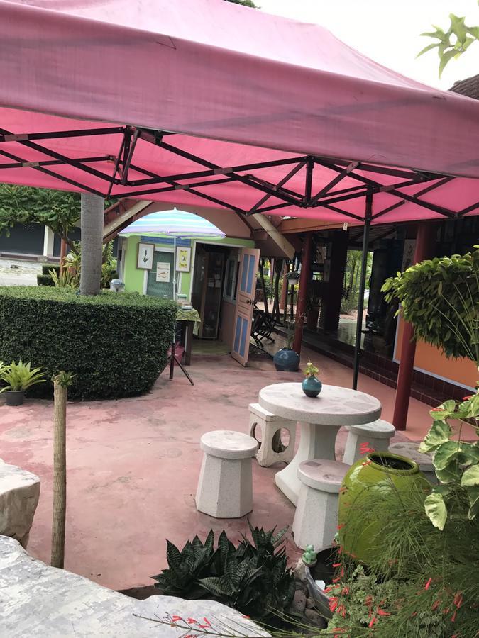 Haad Somboon House Bang Saphan