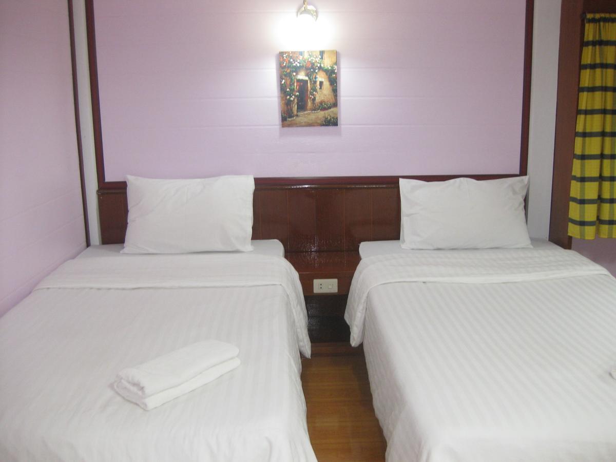 Resort Haad Somboon House Bang Saphan