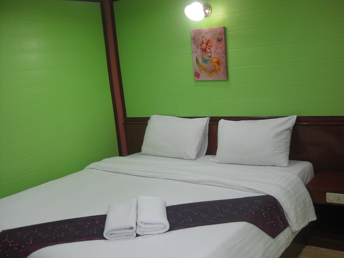 Haad Somboon House Resort Bang Saphan