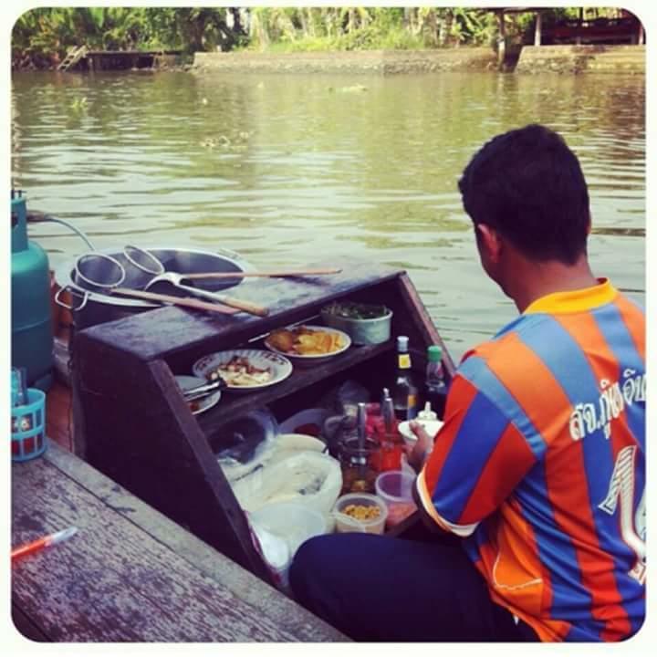 Baan Mai Chai Khlong Amphawa
