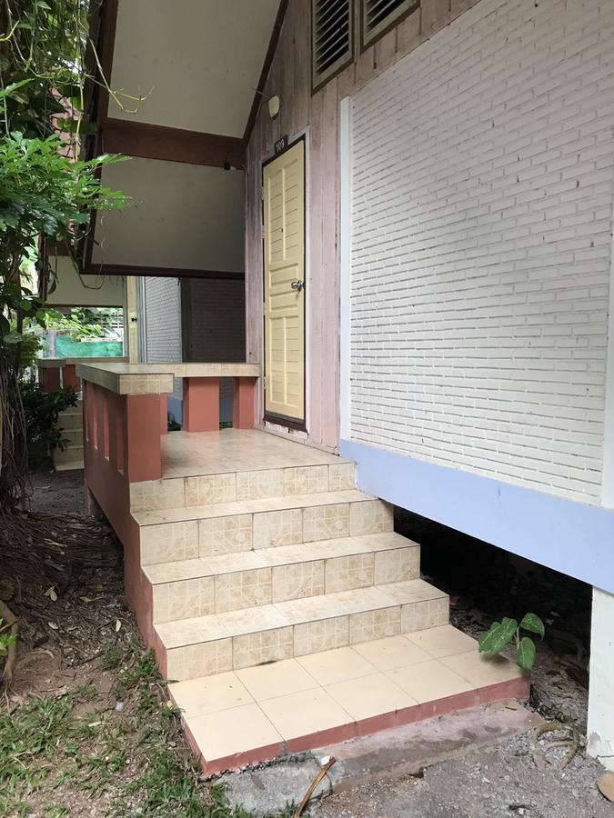 Haad Somboon House Resort