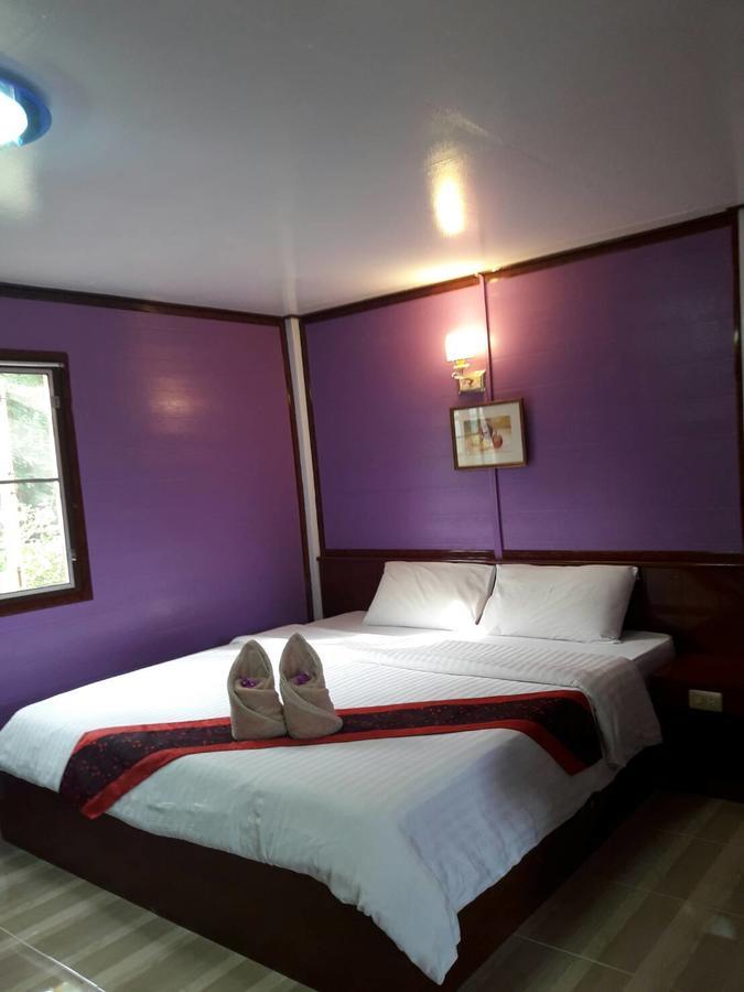 Haad Somboon House Bang Saphan