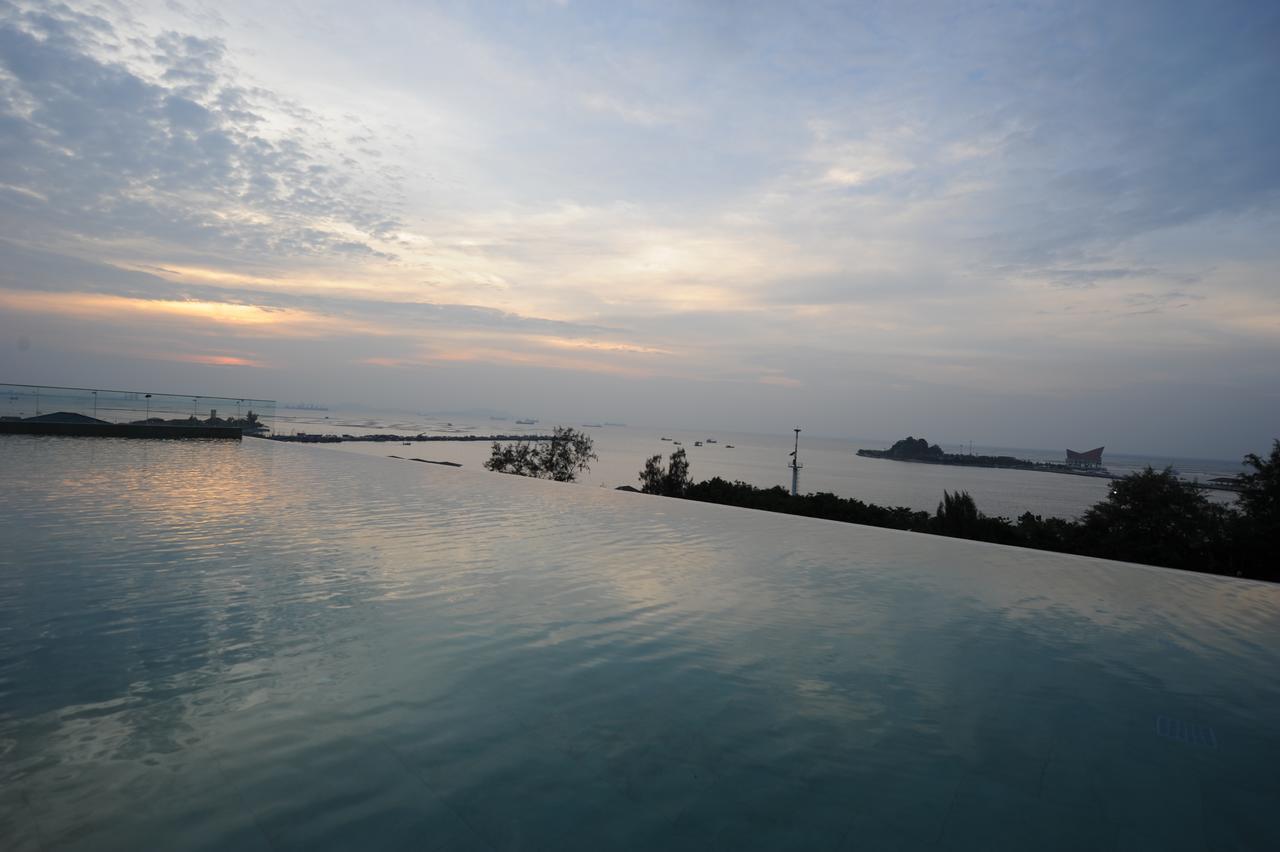 Oakwood & Sri Racha Hotel