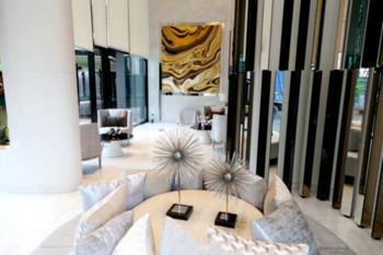 Hotel The Base Uptown 3*