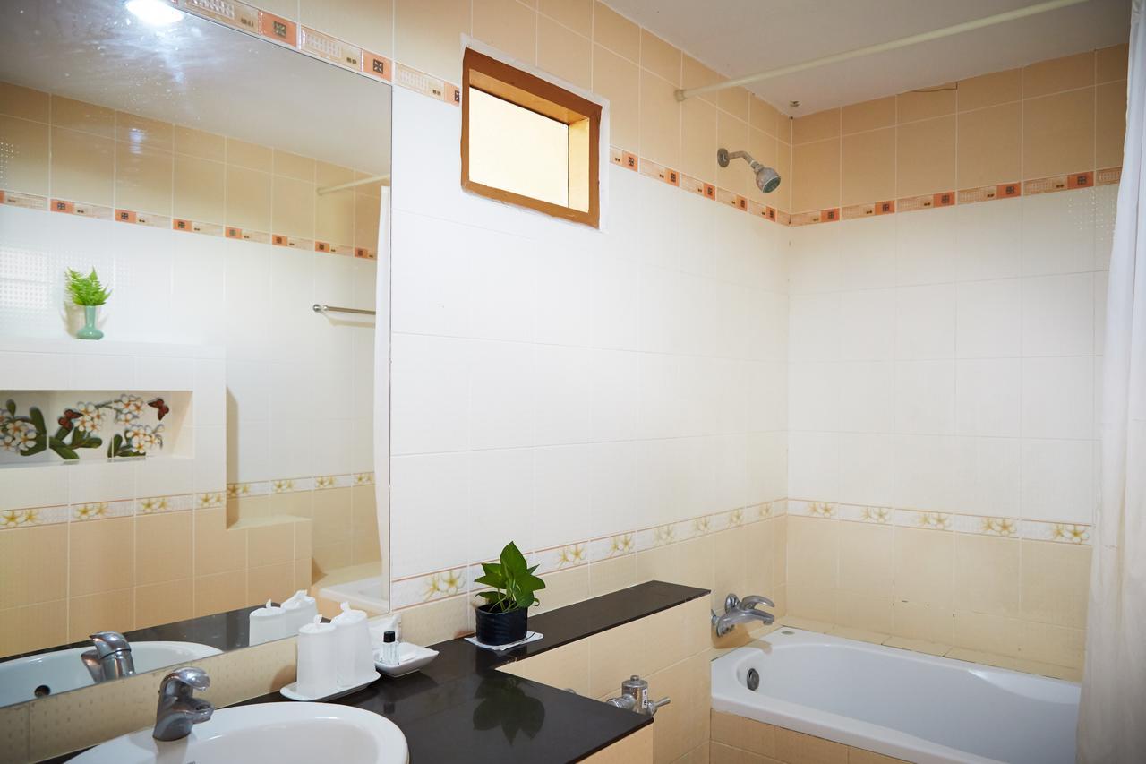 Country View Hotel Suphan Buri