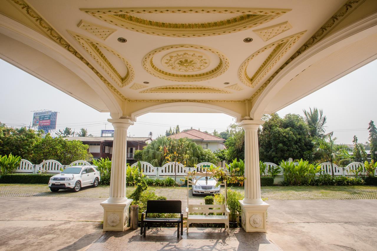 Monrawee Pavilion Hotel