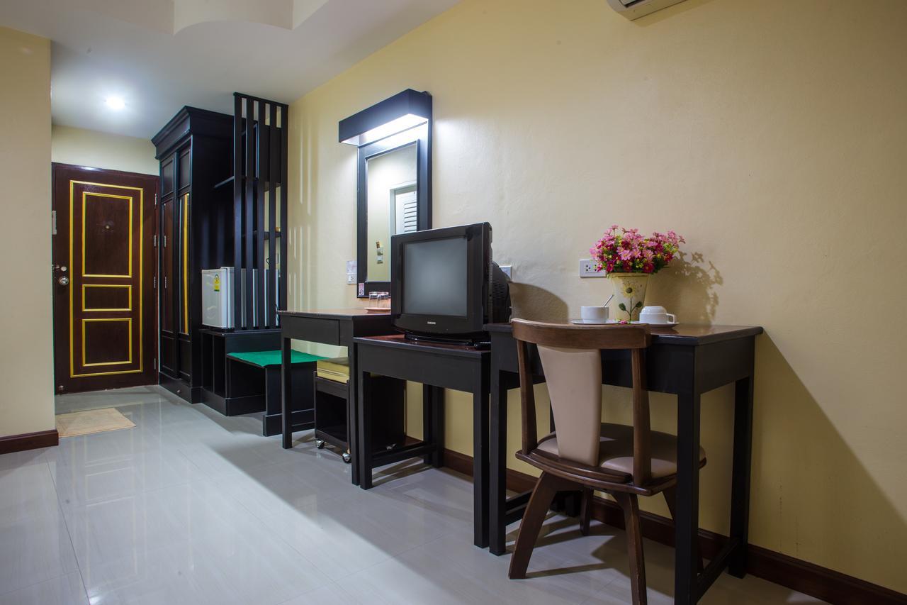Monrawee Pavilion Hotel