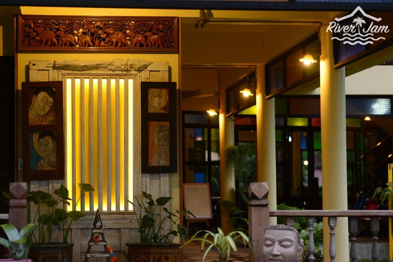Resort River Jam Amphawa 3*