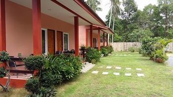 Baan Longhaad Hostel