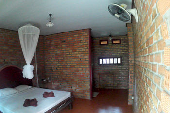 Nice & Easy House Hotel 3*