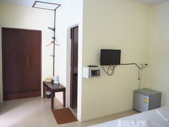 Lanta Fevrier Hotel Koh Lanta